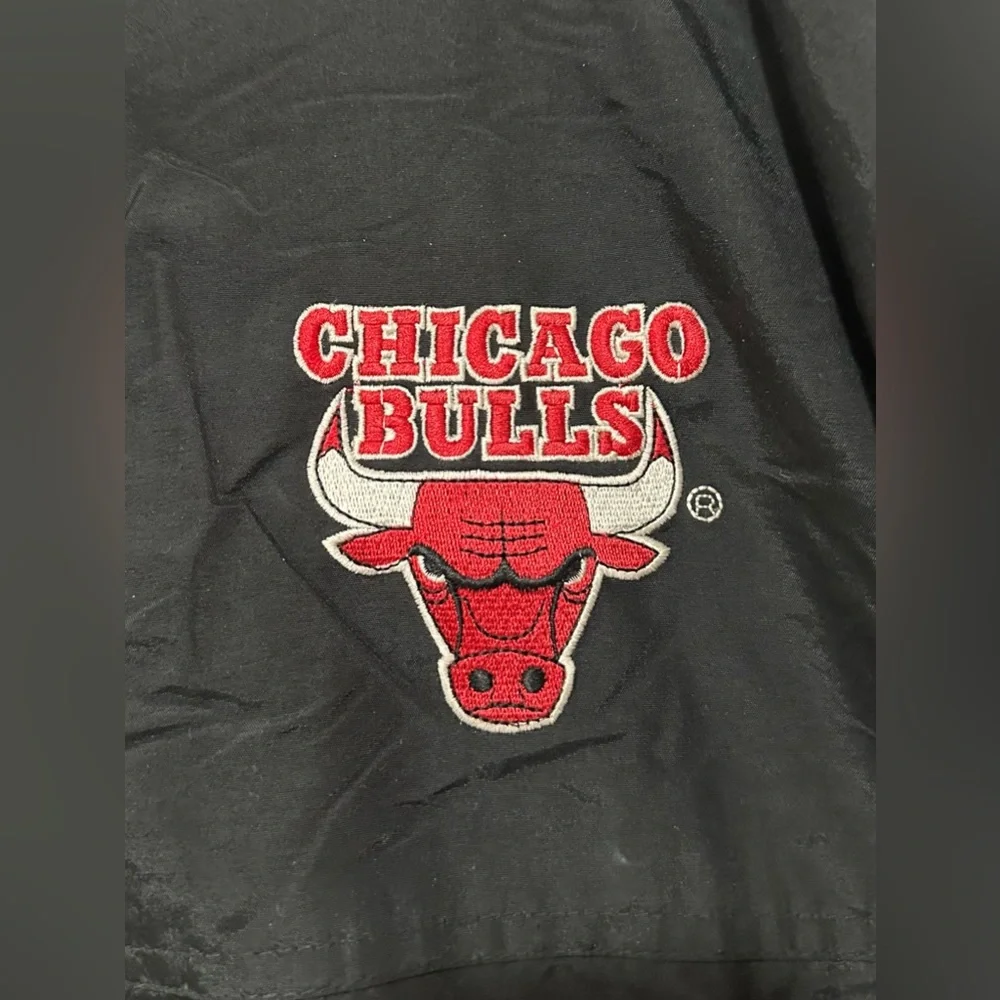 Vintage Starter Chicago Bulls Back Patch Puffer Jacket